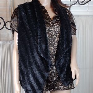 Leo & Nicole Black Faux Fur Vest Sz PL